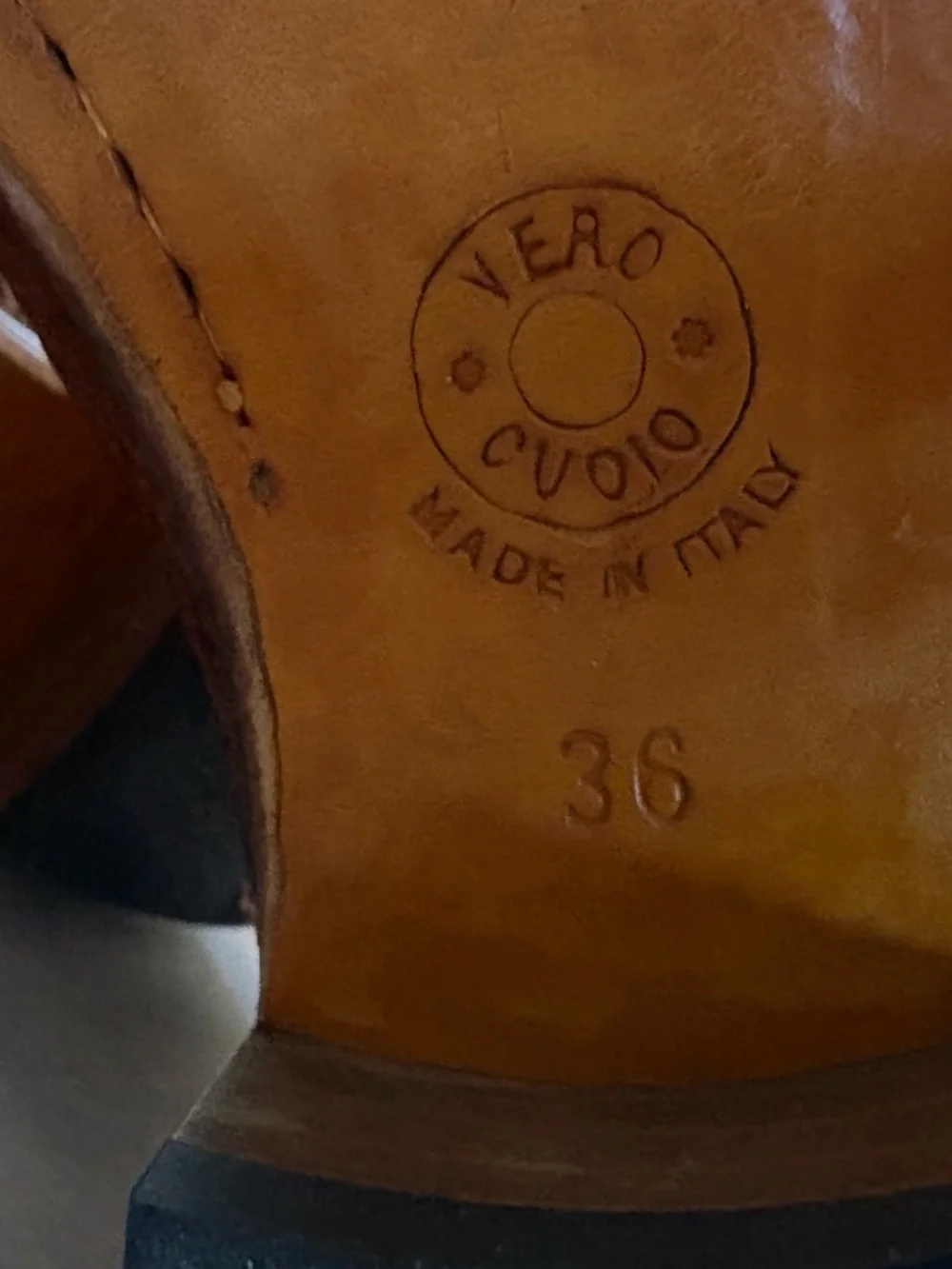Sundance cognac craftsmanship by Vero Cuoio, Italy